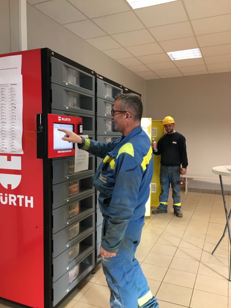 Mise en place de distributeurs automatiques à matériel Würth