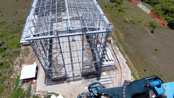 Construction de la structure métallique du BSB sur le centre spatial Guyanais.